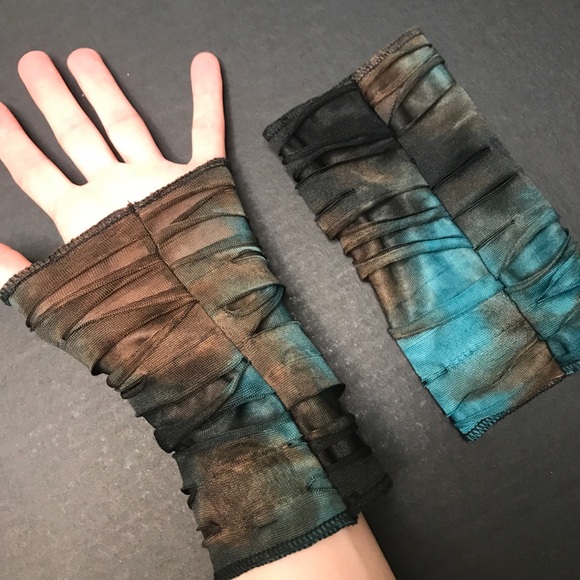 Mummy Bandage Gloves Blue Hand Warmers Halloween Costume Zombie Arm Cuff Tie Dye - Picture 4 of 4